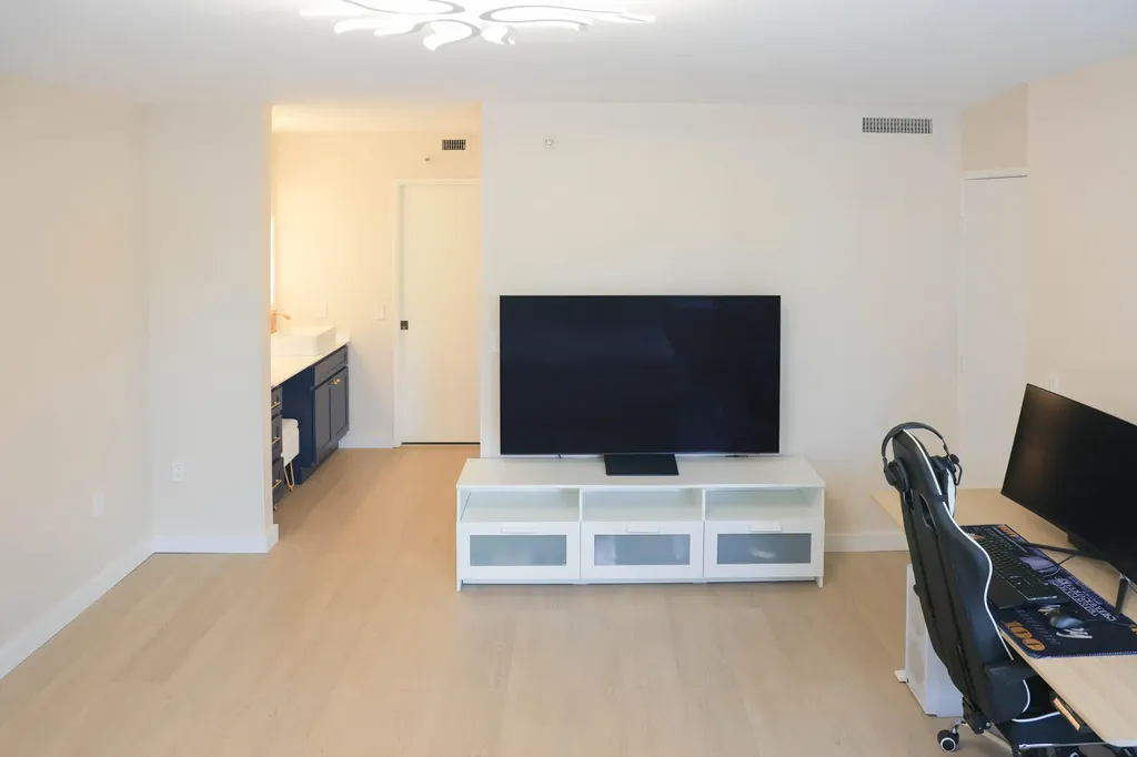 2334 S Cypress Bend Drive Pompano Beach FL 33069