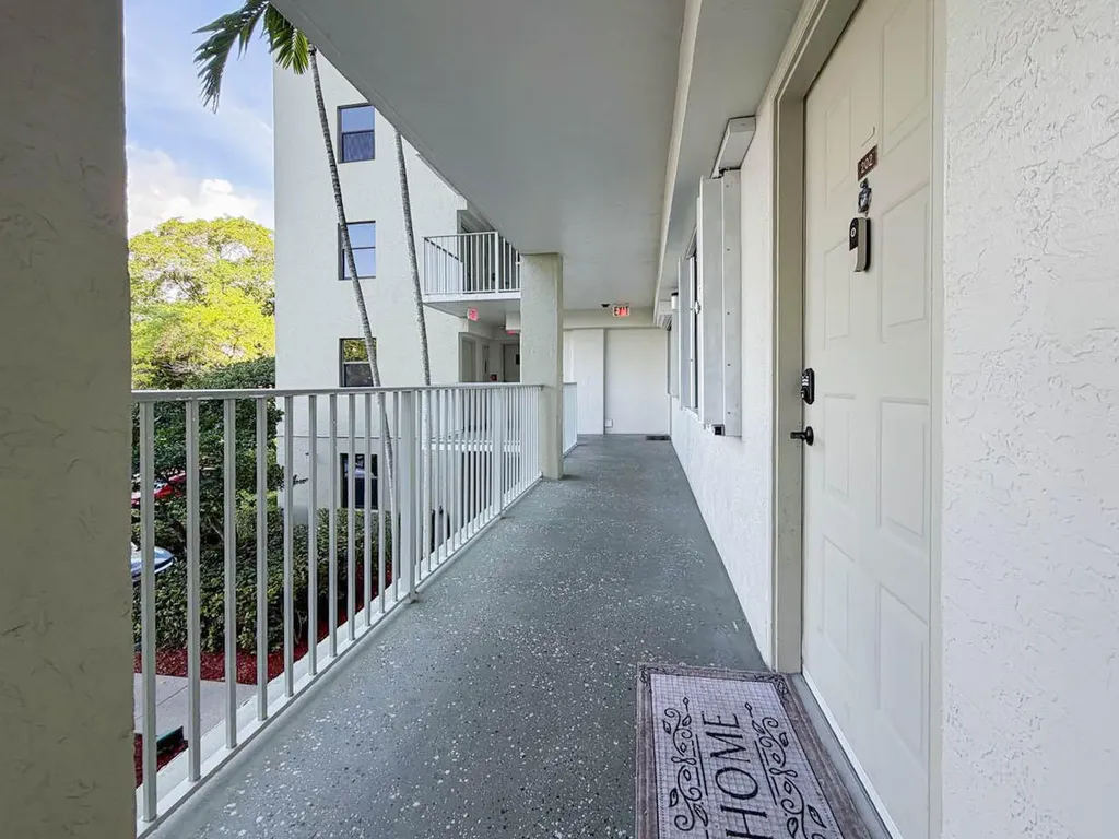 2334 S Cypress Bend Drive Pompano Beach FL 33069