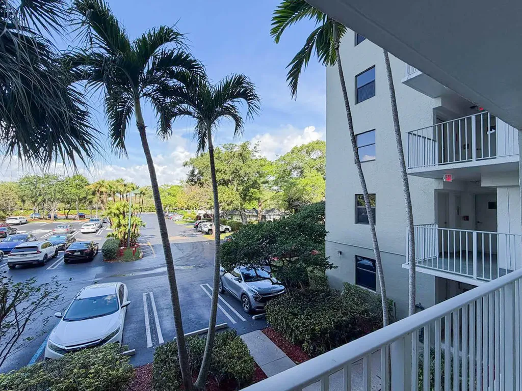 2334 S Cypress Bend Drive Pompano Beach FL 33069