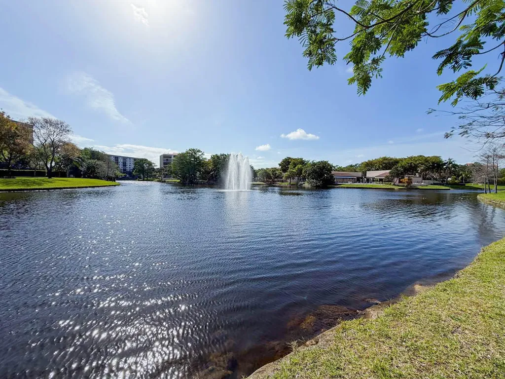 2334 S Cypress Bend Drive Pompano Beach FL 33069