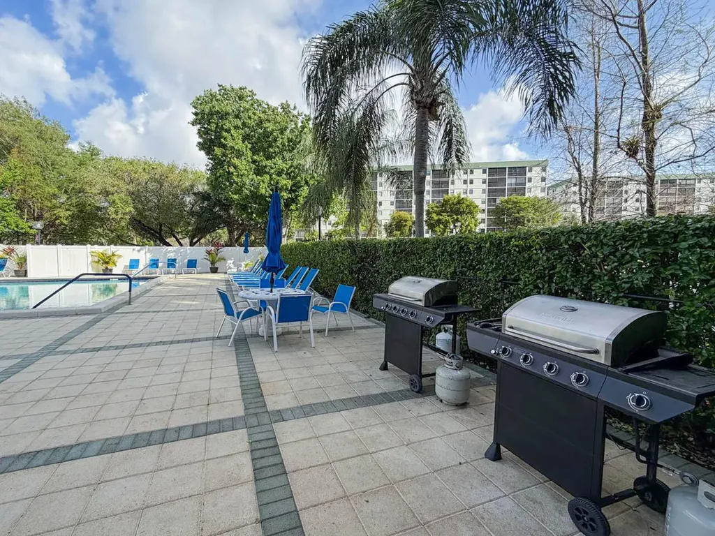2334 S Cypress Bend Drive Pompano Beach FL 33069