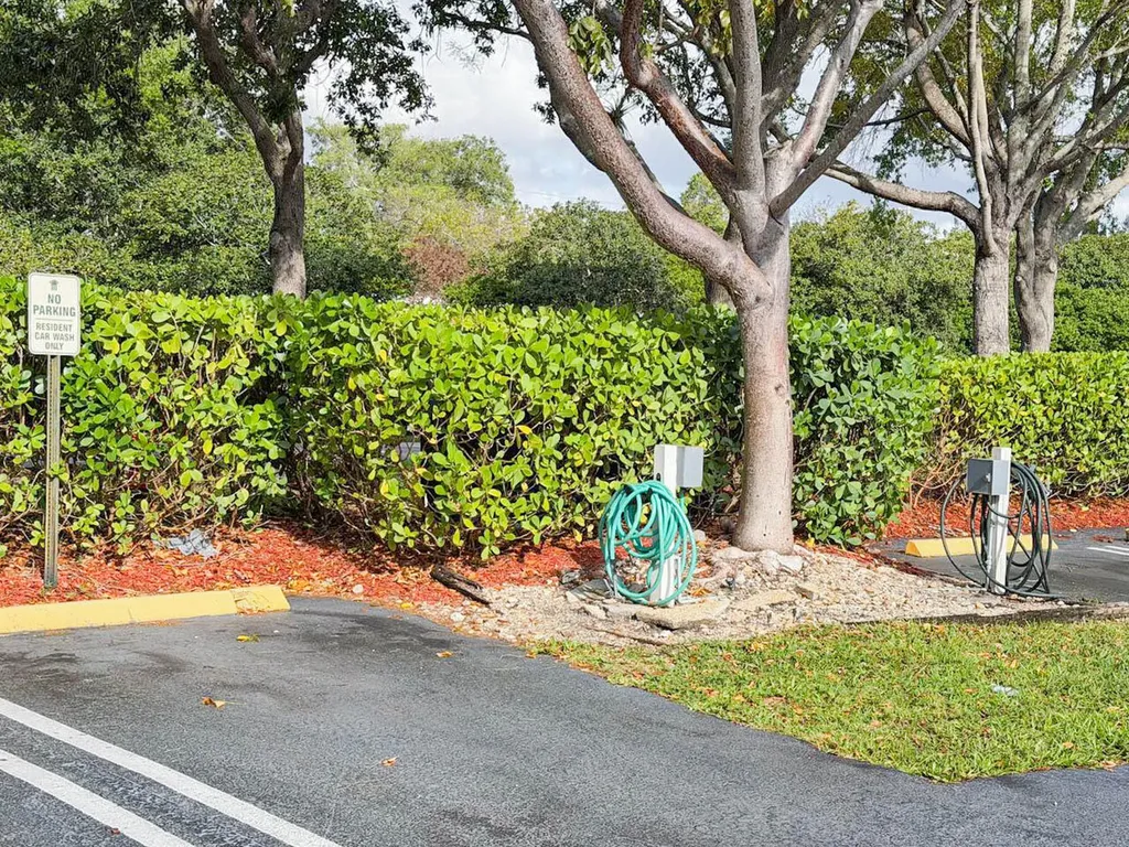 2334 S Cypress Bend Drive Pompano Beach FL 33069