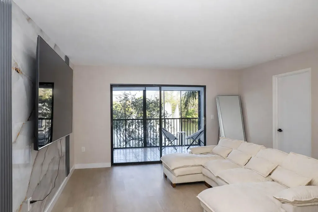 2334 S Cypress Bend Drive Pompano Beach FL 33069