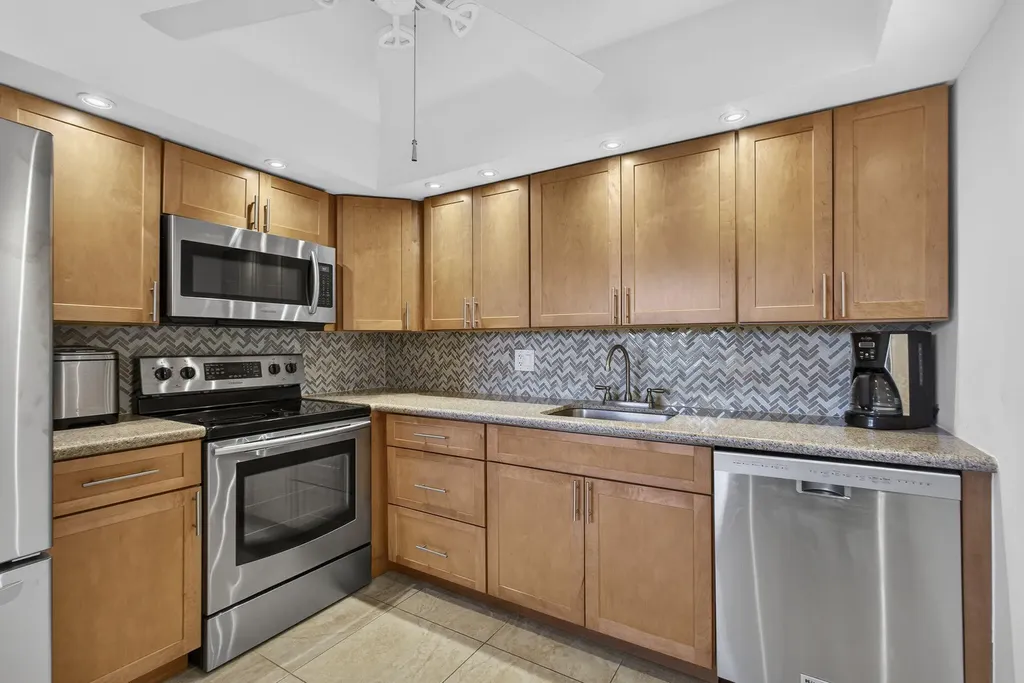361 Wellington J West Palm Beach FL 33417