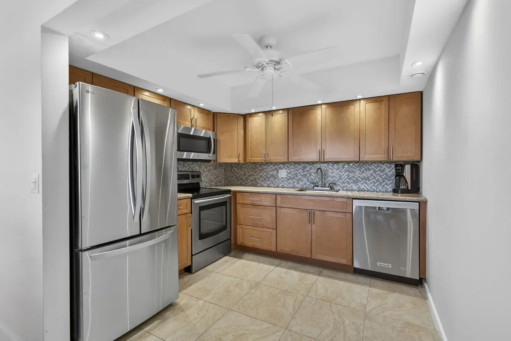 361 Wellington J West Palm Beach FL 33417