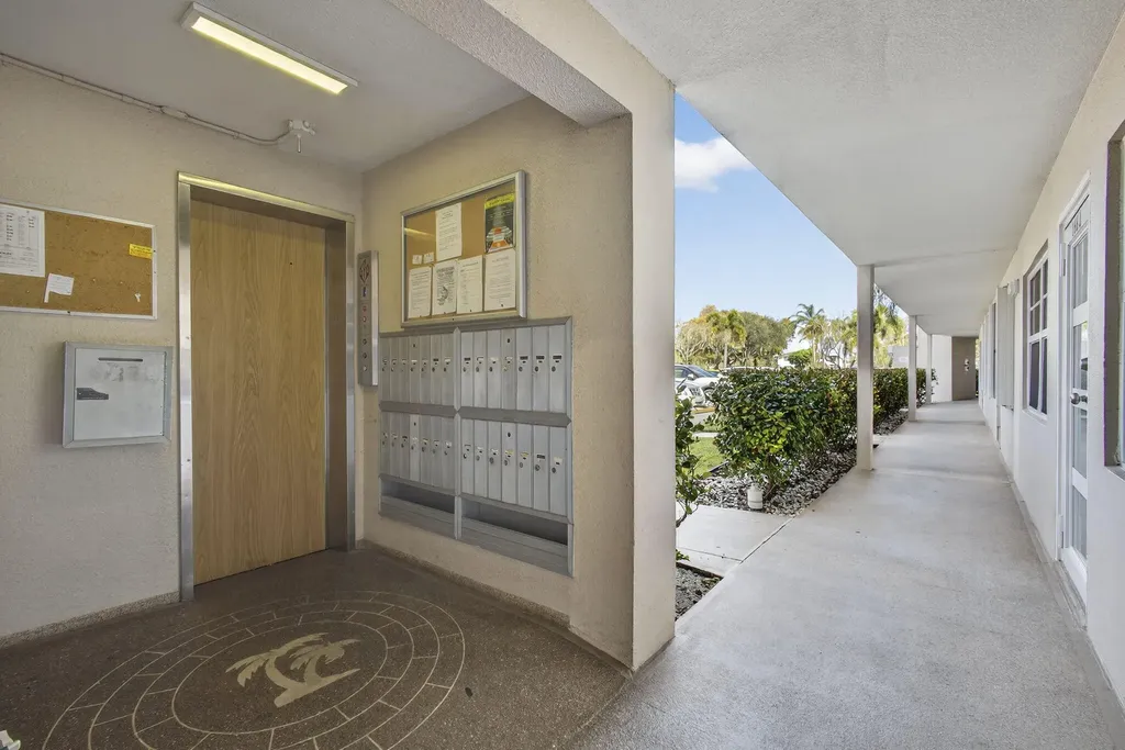 361 Wellington J West Palm Beach FL 33417