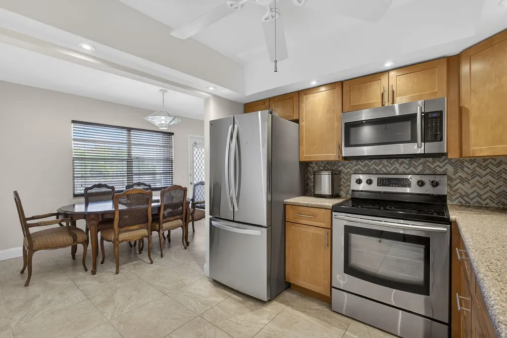 361 Wellington J West Palm Beach FL 33417