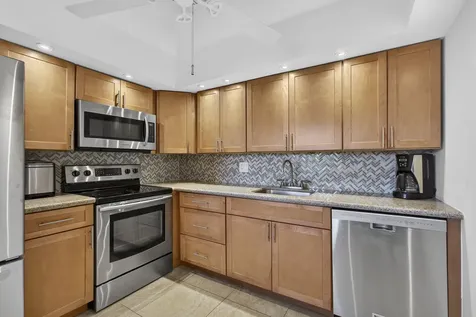 361 Wellington J West Palm Beach FL 33417