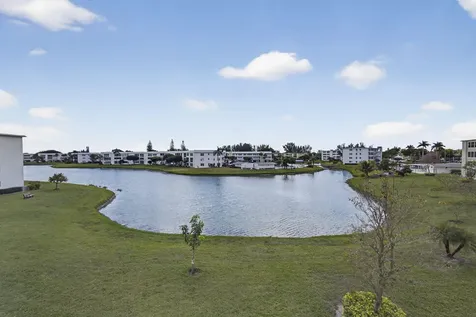 361 Wellington J West Palm Beach FL 33417