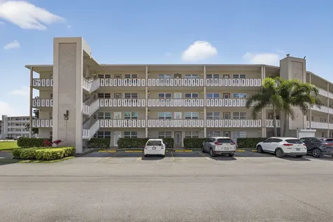 361 Wellington J West Palm Beach FL 33417