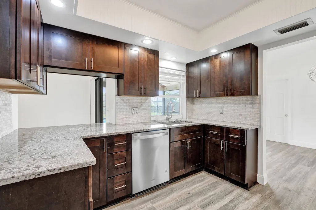 5127 E Woodstone Circle Circle E Lake Worth FL 33463