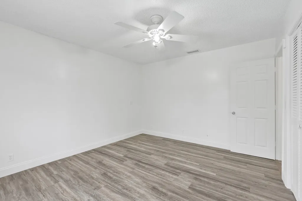 5127 E Woodstone Circle Circle E Lake Worth FL 33463
