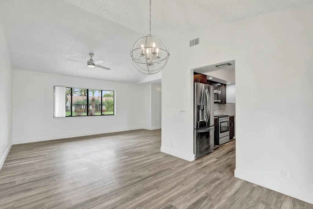 5127 E Woodstone Circle Circle E Lake Worth FL 33463