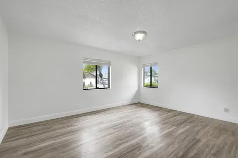 5127 E Woodstone Circle Circle E Lake Worth FL 33463