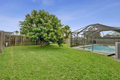 5127 E Woodstone Circle Circle E Lake Worth FL 33463