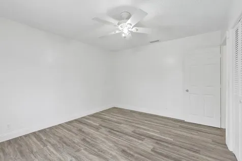 5127 E Woodstone Circle Circle E Lake Worth FL 33463
