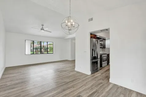 5127 E Woodstone Circle Circle E Lake Worth FL 33463