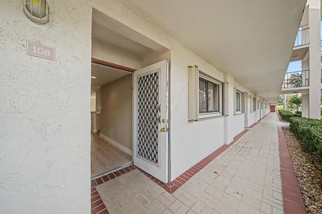 15075 Witney Road Delray Beach FL 33484