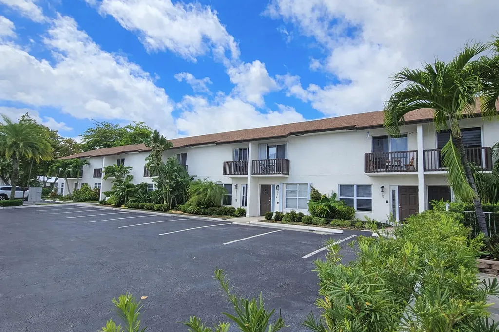 1917 NE 3rd Street Deerfield Beach FL 33441