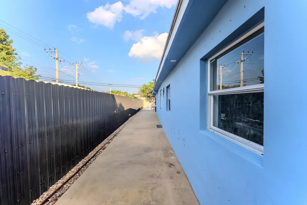 1432 SW 26th Avenue Fort Lauderdale FL 33312