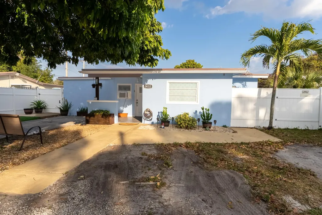 1432 SW 26th Avenue Fort Lauderdale FL 33312