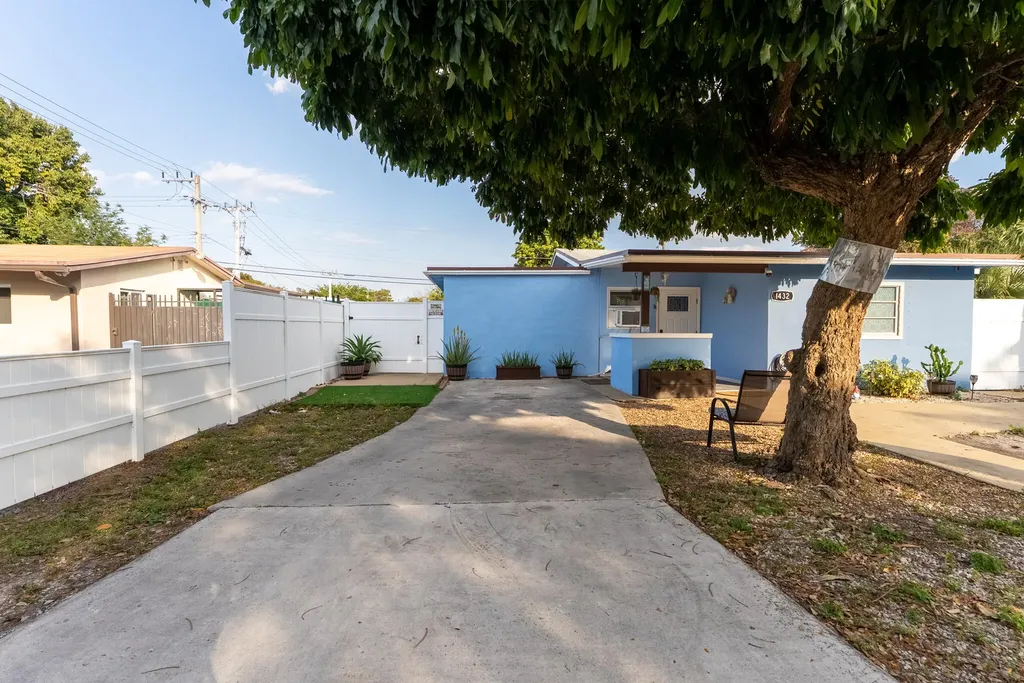 1432 SW 26th Avenue Fort Lauderdale FL 33312