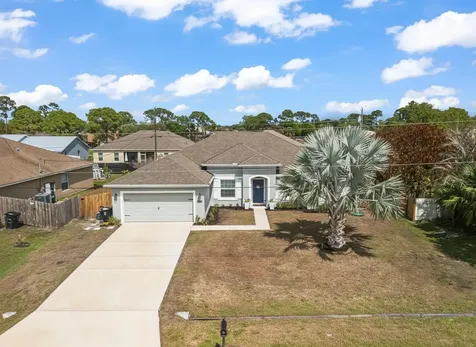 2141 SW Leafy Road Port St Lucie FL 34953