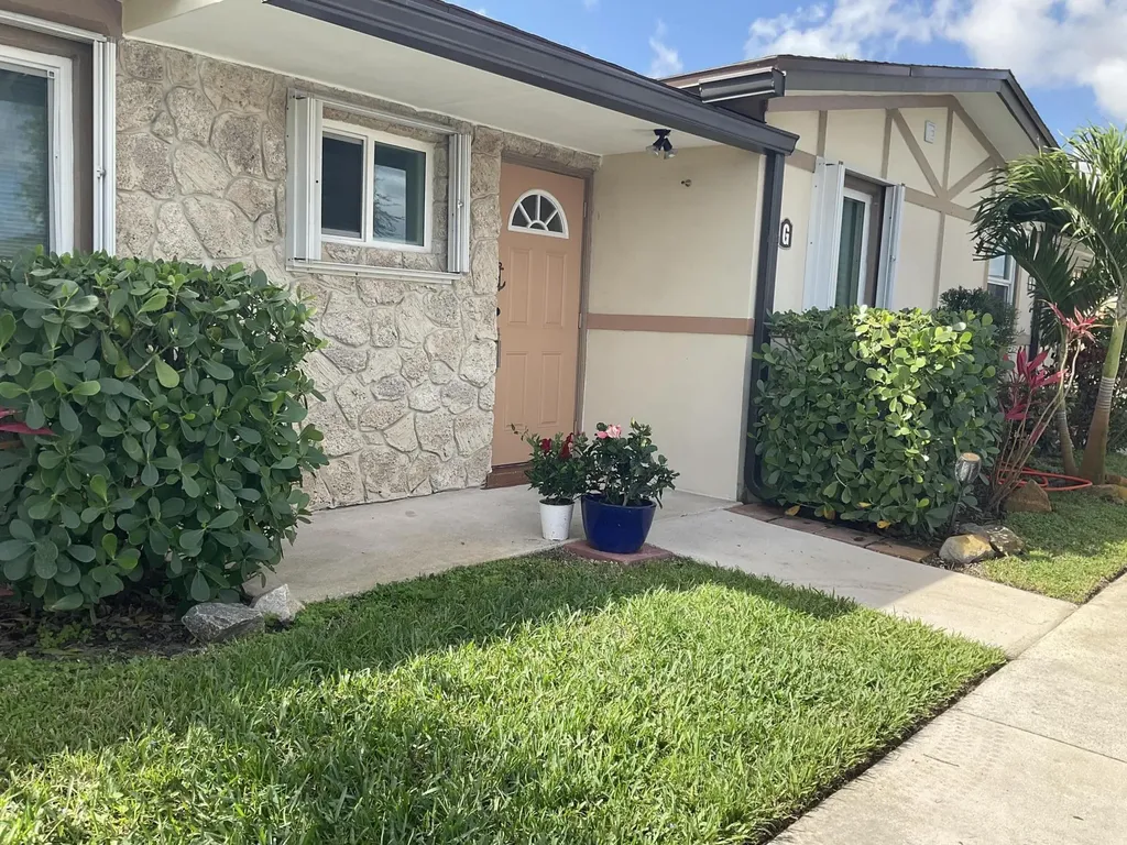 2847 Ashley Drive W West Palm Beach FL 33415