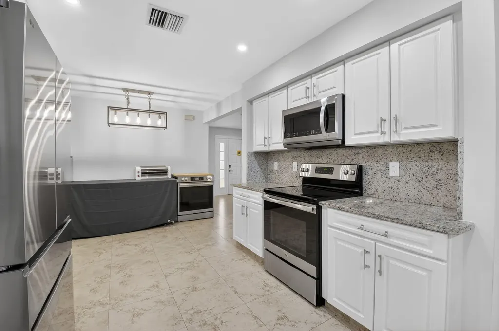 9105 S Boca Gardens Circle S Boca Raton FL 33496