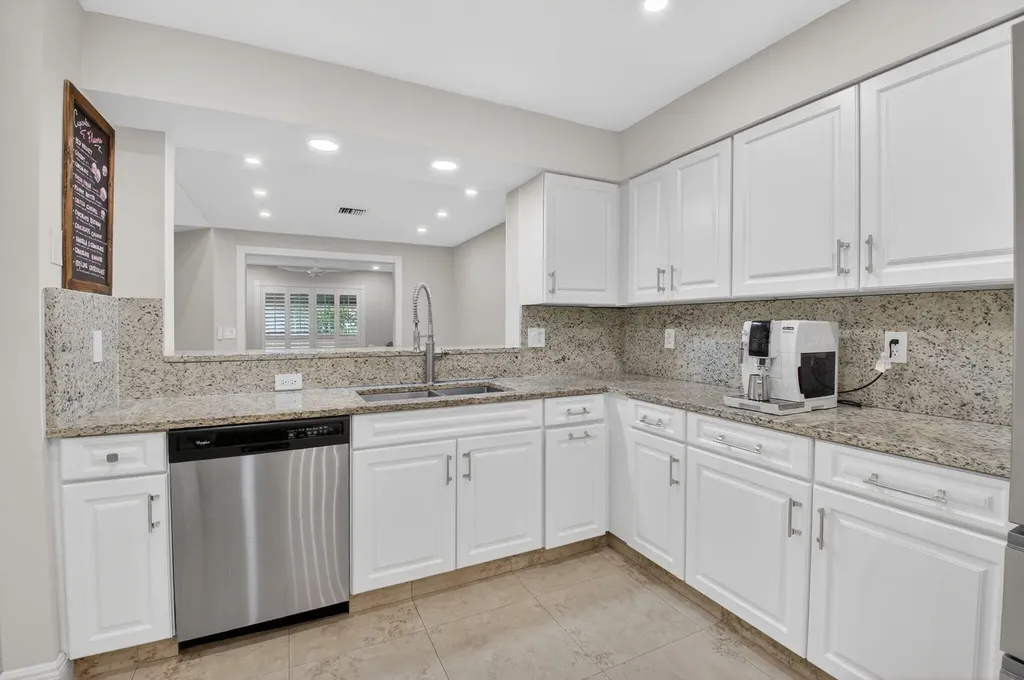9105 S Boca Gardens Circle S Boca Raton FL 33496