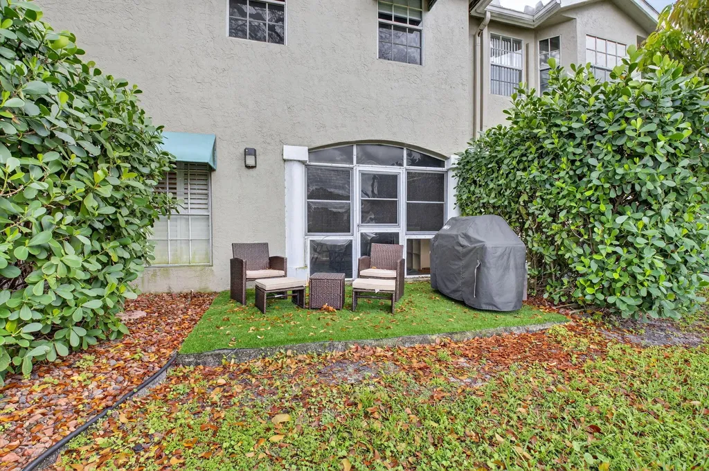 9105 S Boca Gardens Circle S Boca Raton FL 33496