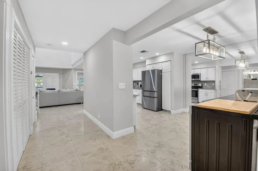 9105 S Boca Gardens Circle S Boca Raton FL 33496
