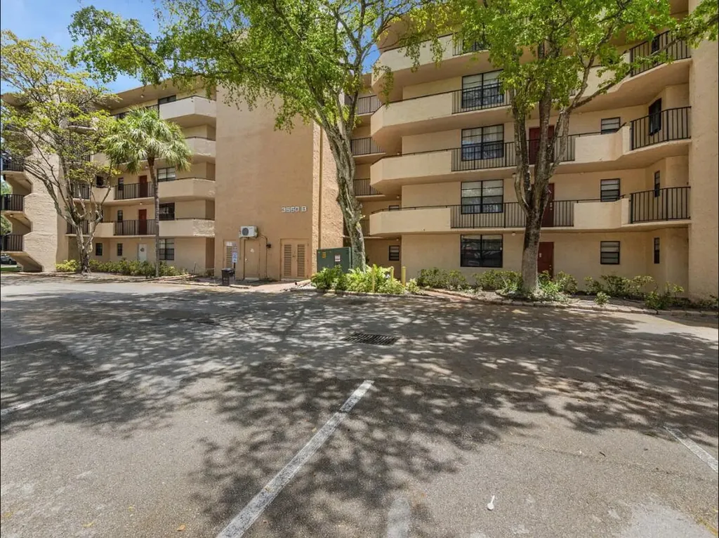 3550 Blue Lake Drive Pompano Beach FL 33064