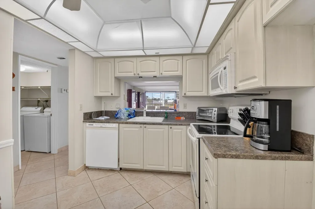14476 Amberly Lane Delray Beach FL 33446