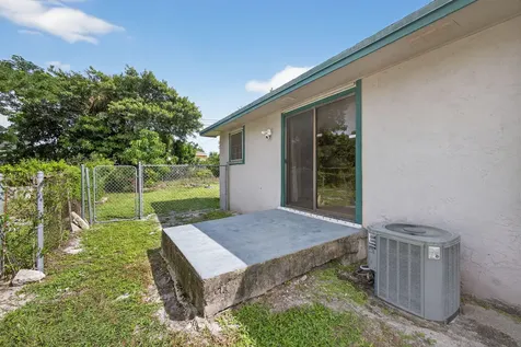 1332 W 33rd Street Riviera Beach FL 33404