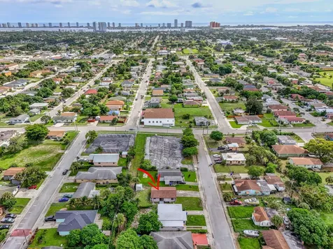 1332 W 33rd Street Riviera Beach FL 33404