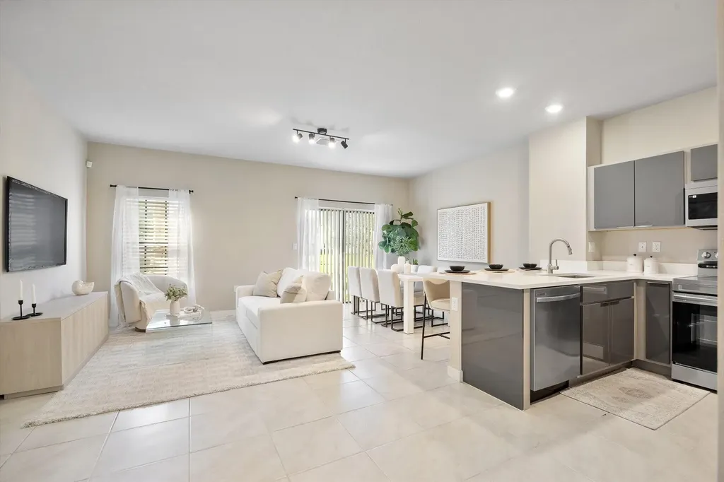 751 SW 11th Street Florida City FL 33034