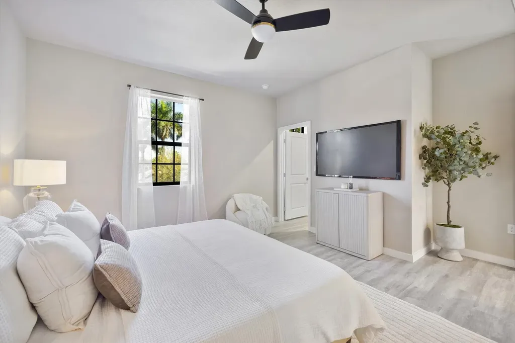 751 SW 11th Street Florida City FL 33034