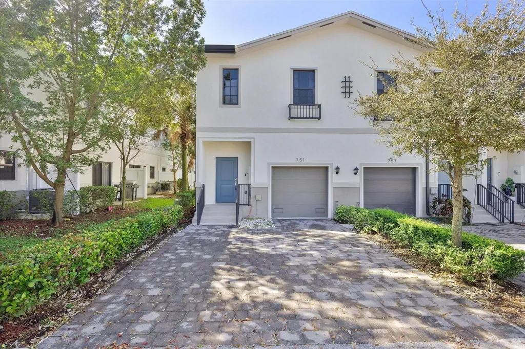 751 SW 11th Street Florida City FL 33034