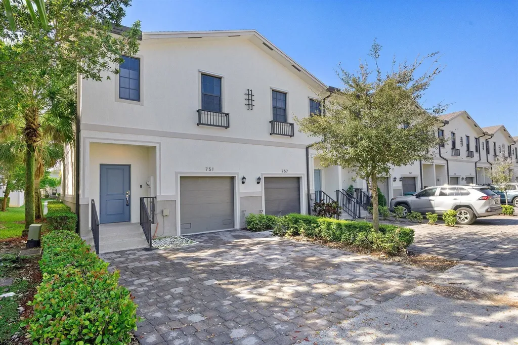 751 SW 11th Street Florida City FL 33034