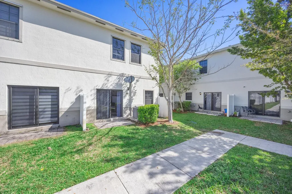 751 SW 11th Street Florida City FL 33034