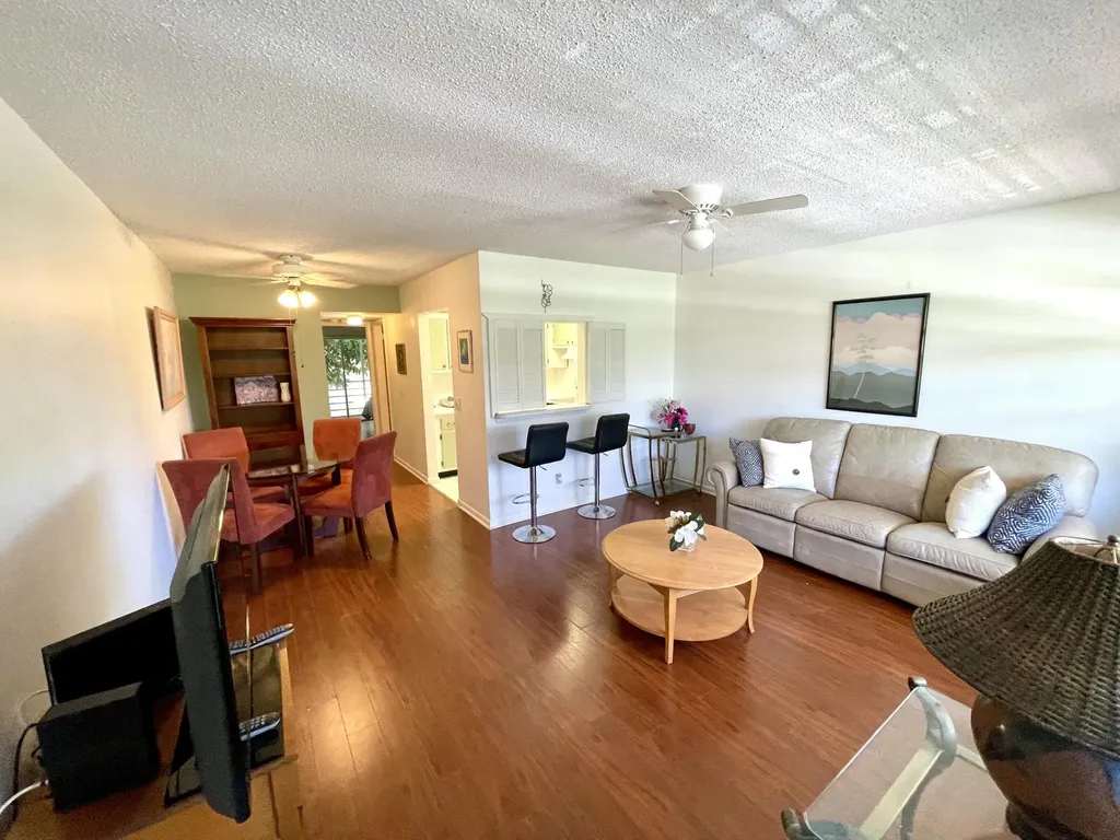 201 Canterbury I West Palm Beach FL 33417
