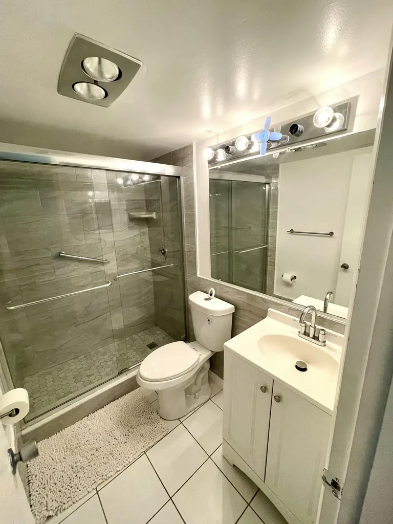 201 Canterbury I West Palm Beach FL 33417