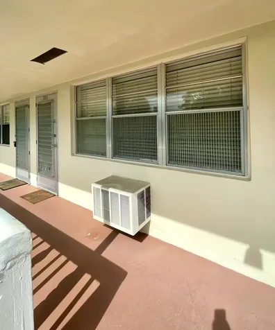 201 Canterbury I West Palm Beach FL 33417