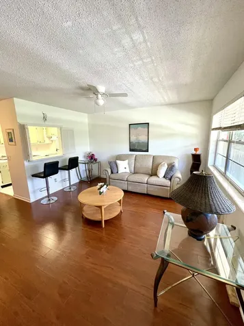201 Canterbury I West Palm Beach FL 33417