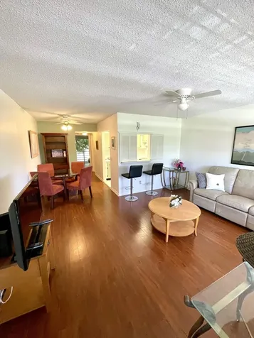 201 Canterbury I West Palm Beach FL 33417