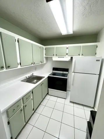 201 Canterbury I West Palm Beach FL 33417