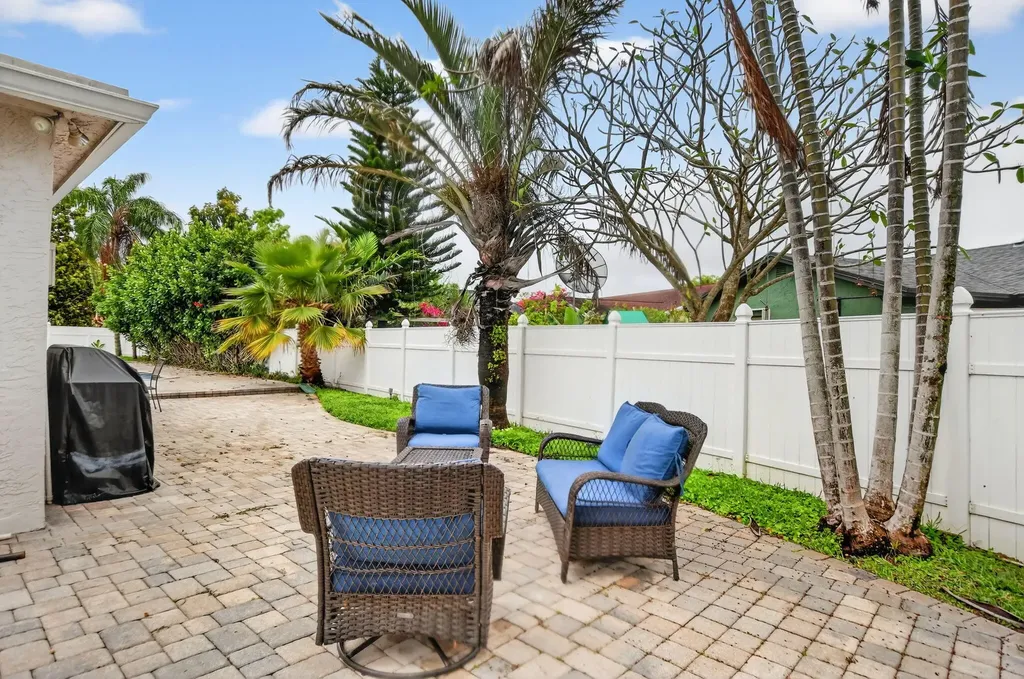 23153 SW 60th Way Boca Raton FL 33428