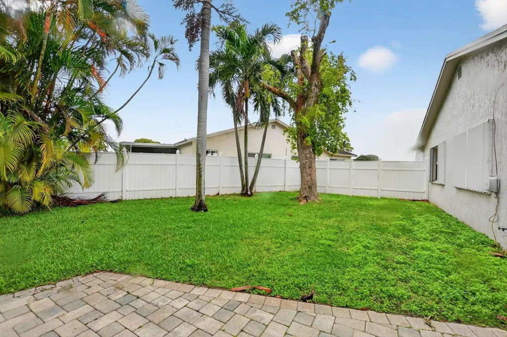 23153 SW 60th Way Boca Raton FL 33428