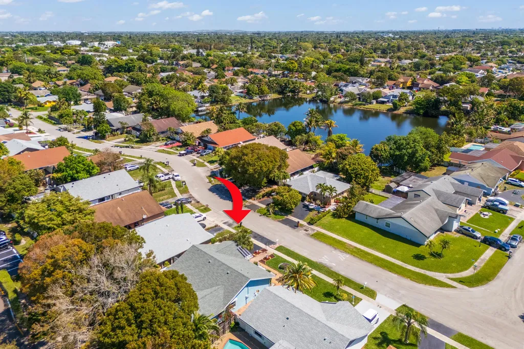 1340 SW 75th Avenue North Lauderdale FL 33068
